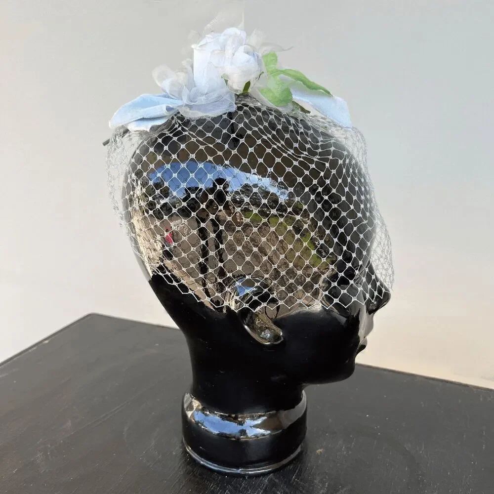 Vintage White Floral Fascinator with Veil - 50s Style Birdcage Veil